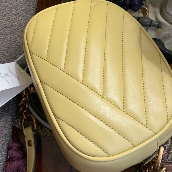 SOLD⛔️Authentic TORY BURCH Quilted leather logo zip top Crosby - Picture 9 of 16